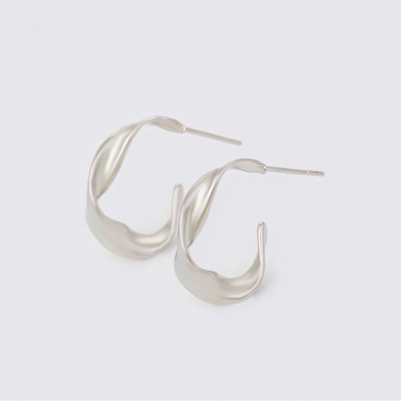 Wavy Hoop Earrings Platinum Plated Chunky Hoop Earrings - Picture 3 of 11